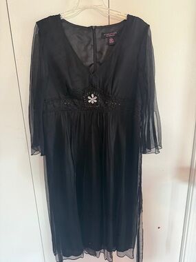 Robbie Bee Black Signature Silk Dress with V-Neck